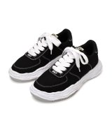 Maison MIHARA YASUHIRO ("WAYNE" OG SOLE CANVAS LOW-TOP SNEAKER) BLACK