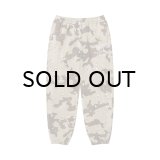 BLACK EYE PATCH (STENCIL LOGO EMBROIDERED SWEAT PANTS) D.CAMO