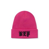 BLACK EYE PATCH (3 LETTER OE BEANIE) PINK
