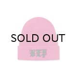 BLACK EYE PATCH (3 LETTER OE BEANIE) PINK