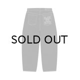 BLACK EYE PATCH (STENCIL LOGO EXTRA BAGGY JEANS) BLACK