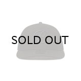 BLACK EYE PATCH (B EMBLEM NEW ERA MESH CAP) BLACK