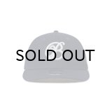 BLACK EYE PATCH (B EMBLEM NEW ERA MESH CAP) NAVY