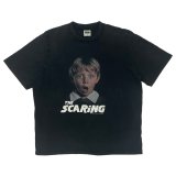 DAIRIKU ("THE SCARING" MOVIE PRINTED H-S TEE) SUNBURN BLACK