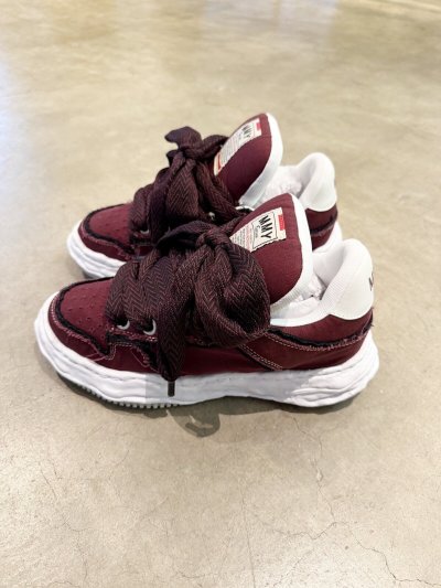 画像2: Maison MIHARA YASUHIRO ("WAYNE" PUFFER PATTERNED LACE LOW-TOP SNEAKERS) BORDEAUX