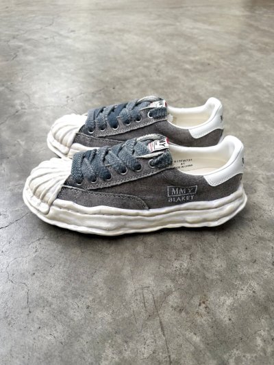 画像2: Maison MIHARA YASUHIRO ("BLAKEY" BLEACHED CANVAS LOW-TOP SNEAKER) GRAY