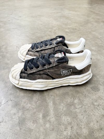 画像2: Maison MIHARA YASUHIRO ("BLAKEY" BLEACHED CANVAS LOW-TOP SNEAKER) BLACK