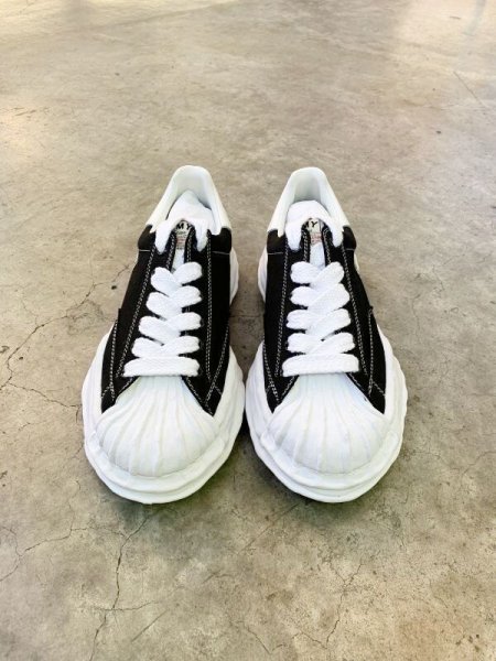 画像2: Maison MIHARA YASUHIRO ("BLAKEY" OG SOLE CANVAS LOW-TOP SNEAKER) BLACK (2)