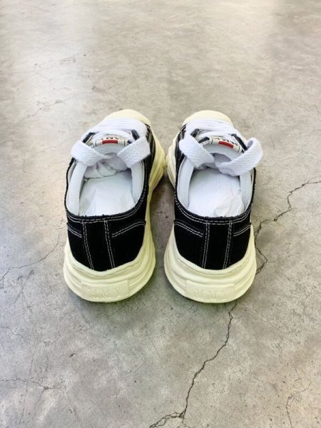 画像4: Maison MIHARA YASUHIRO ("HANK" VINTAGE COLOR SOLE CANVAS LOW-TOP SNEAKER) BLACK (4)