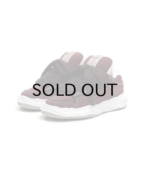 画像1: Maison MIHARA YASUHIRO ("WAYNE" PUFFER PATTERNED LACE LOW-TOP SNEAKERS) BORDEAUX (1)