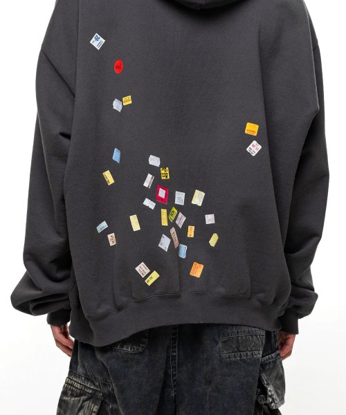 画像3: Maison MIHARA YASUHIRO (Price Tag Sticker Printed Hoodie) BLACK (3)