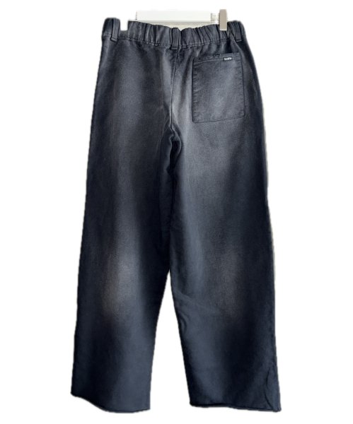 画像2: KAMIYA (Embroidered Wide Sweat Pants) BLACK (2)