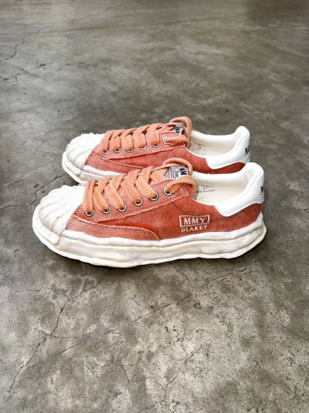 画像2: Maison MIHARA YASUHIRO ("BLAKEY" BLEACHED CANVAS LOW-TOP SNEAKER) ORANGE (2)